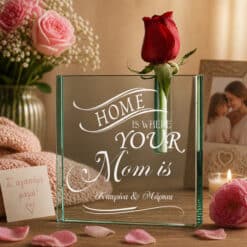 Δώρο για Μαμά Home is Where Mom Is – Προσωποποιημένο Γυάλινο Βάζο